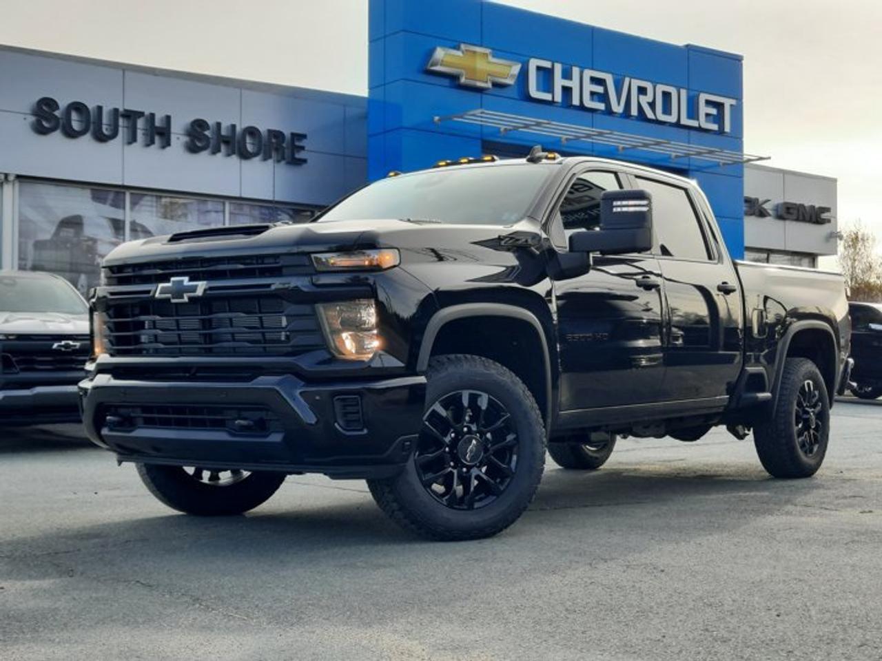 4WD Crew Cab 159 Custom, 10-Speed Automatic, Turbocharged Diesel V8 6.6L/