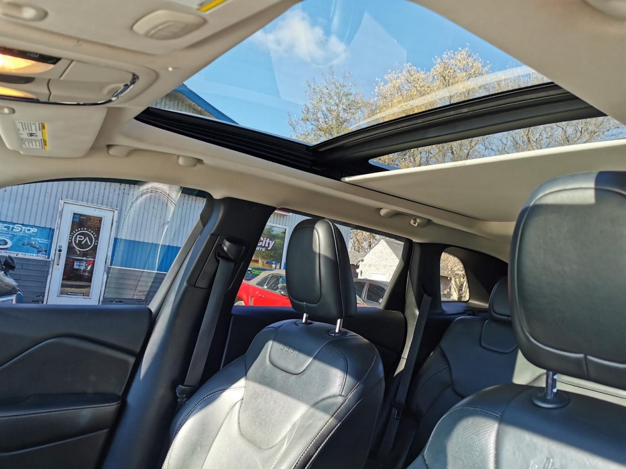 2015 Jeep Cherokee Limited - Photo #16