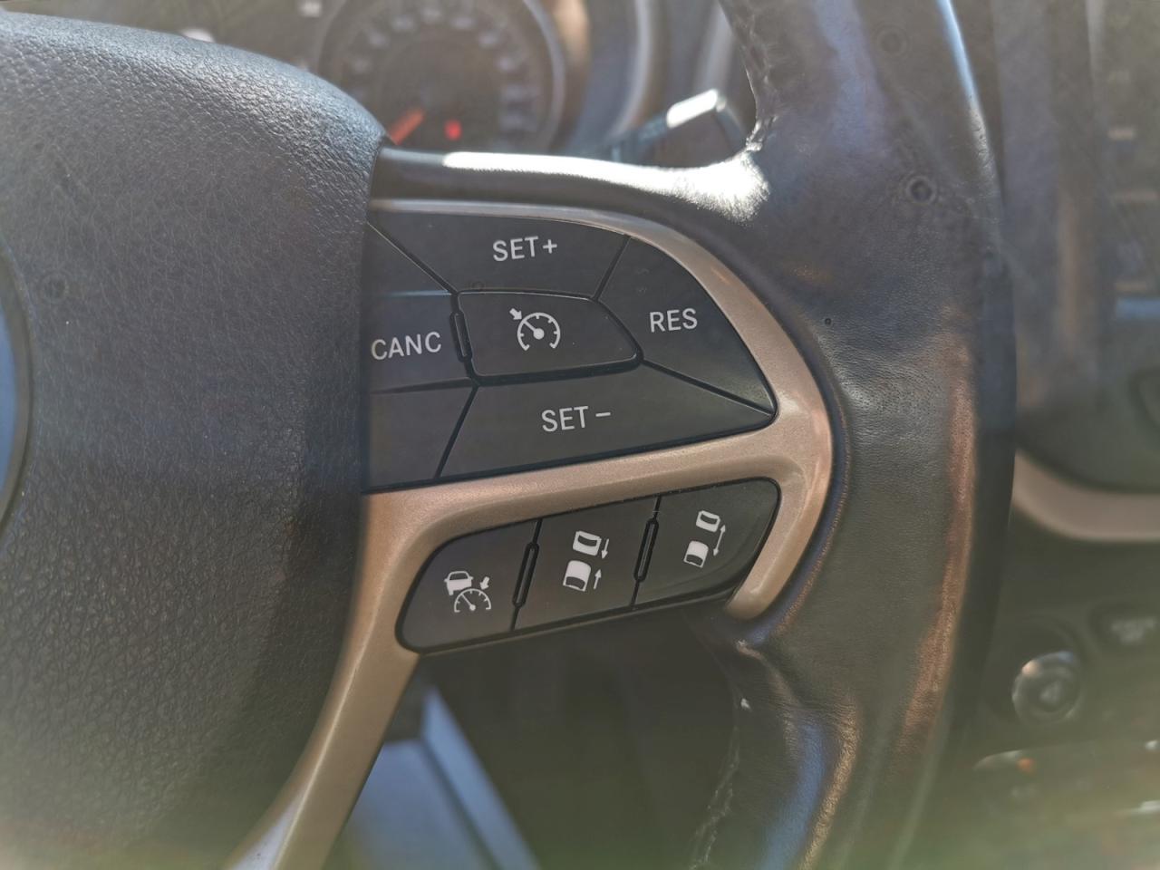 2015 Jeep Cherokee Limited - Photo #19