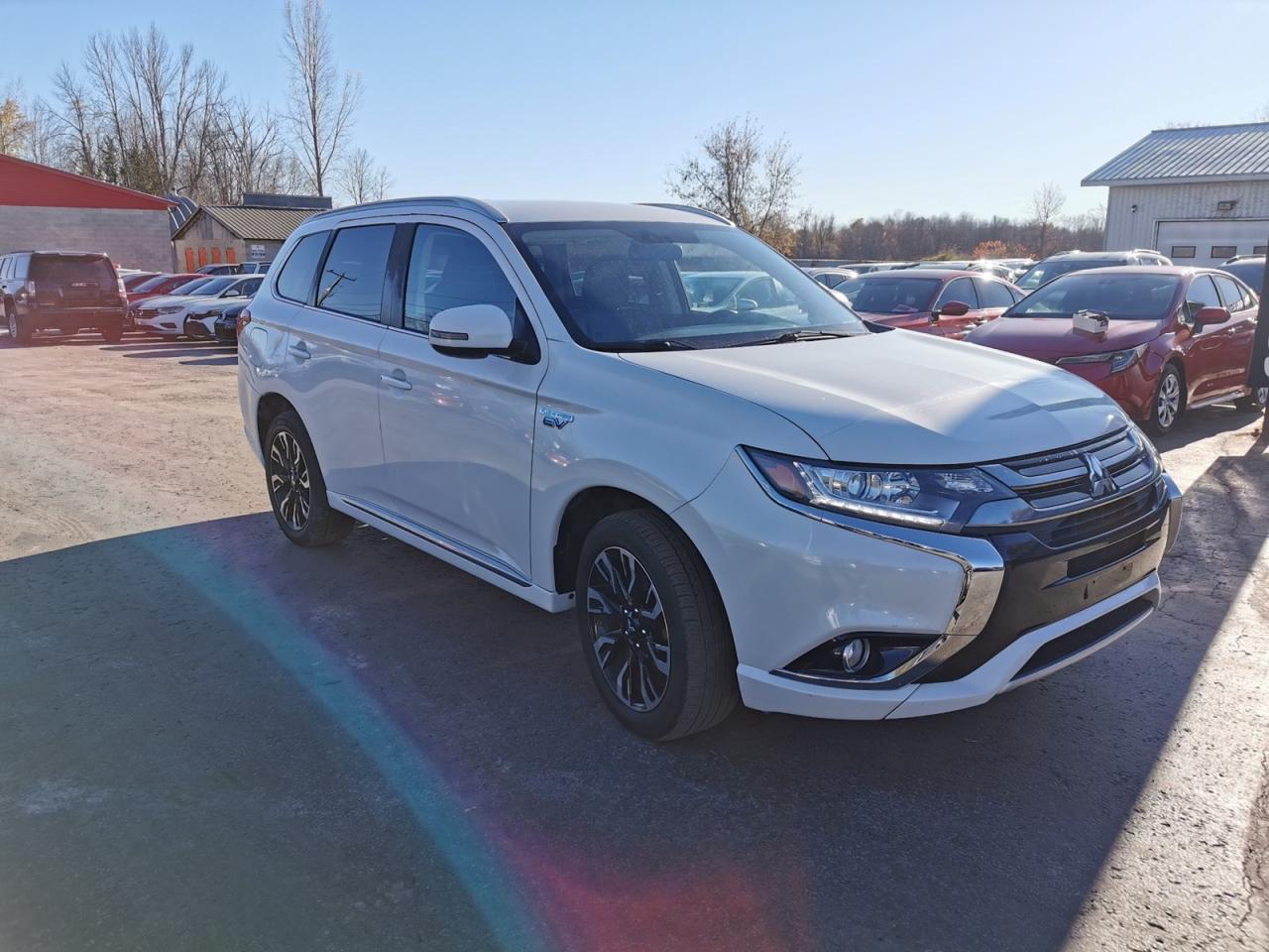 2018 Mitsubishi Outlander Phev SEL Photo2
