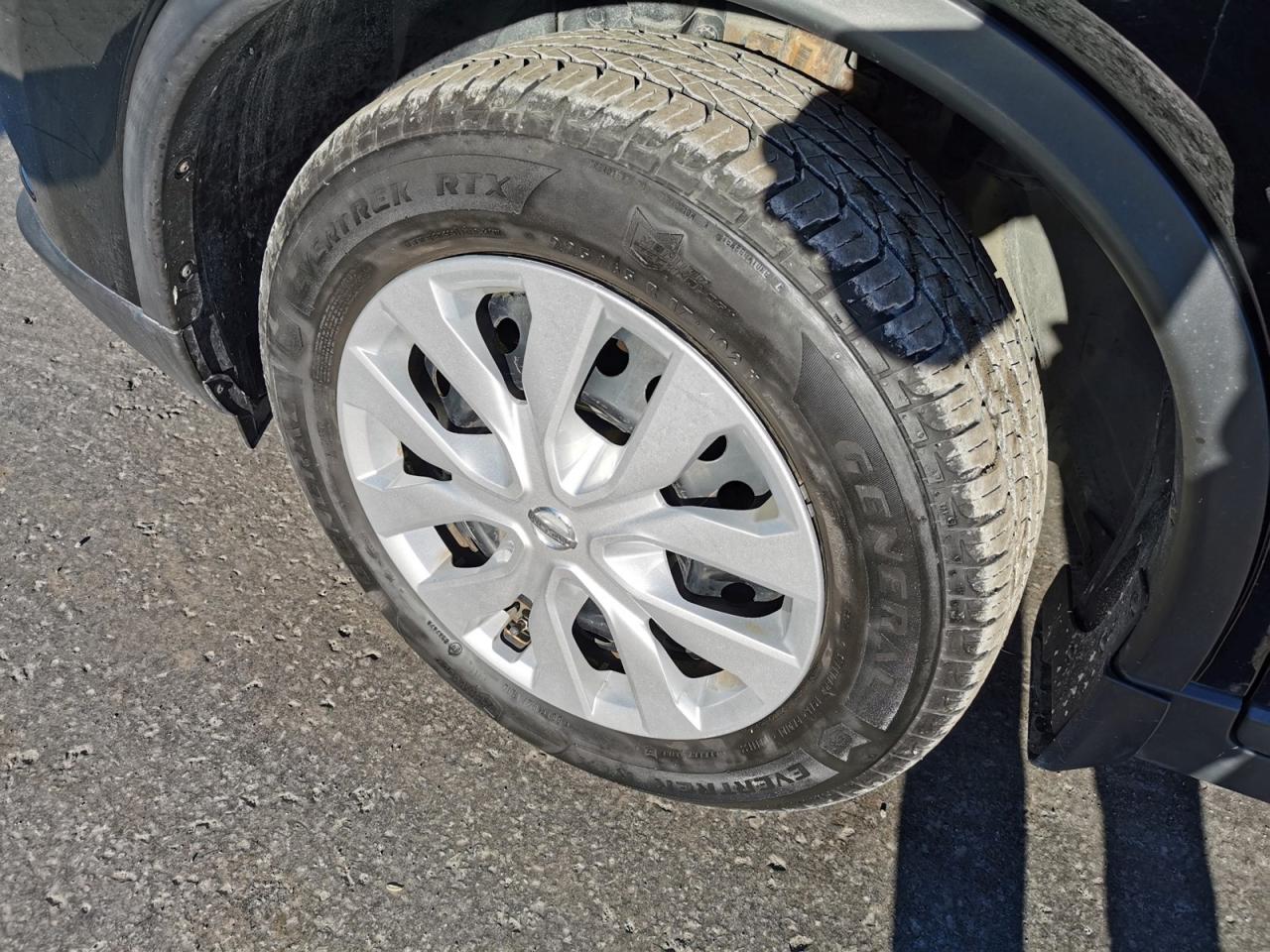 2015 Nissan Rogue S AWD - Photo #9