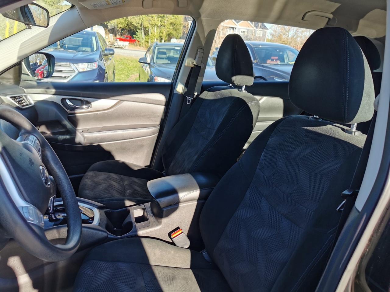 2015 Nissan Rogue S AWD - Photo #12