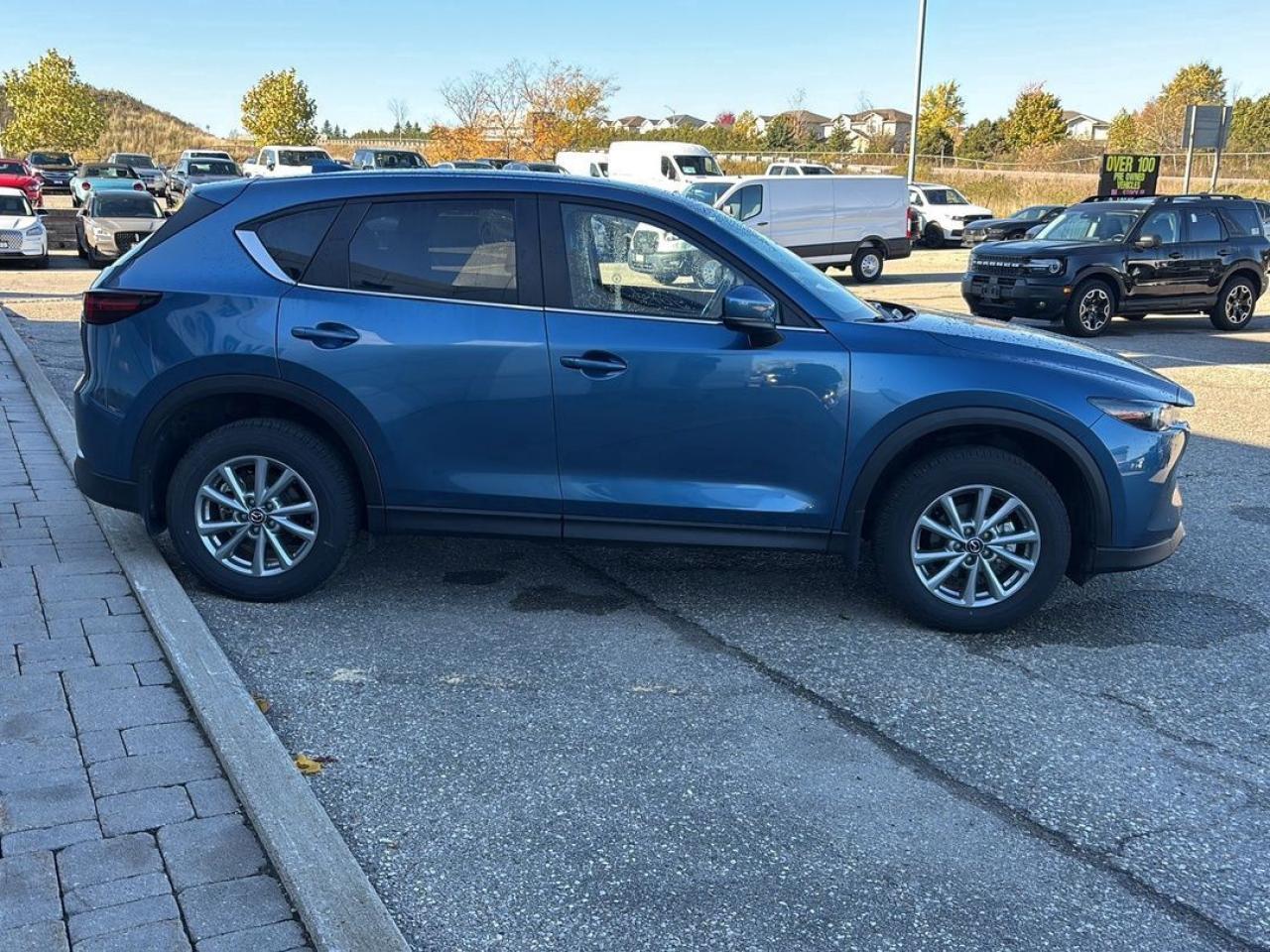 2023 Mazda CX-5 GS Photo3