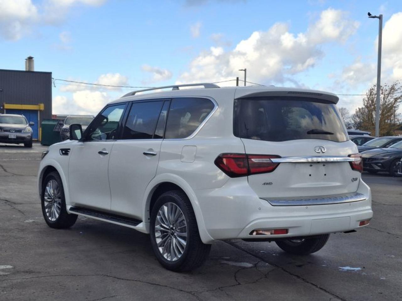 2021 Infiniti QX80 ProACTIVE AWD | 7 Pass | Rear Entertainment Screens | 22" Wheels | Leather | Nav | Sunroof | & More! Photo2