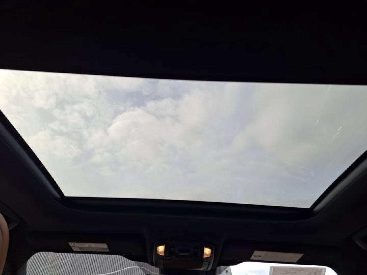 2020 Toyota Highlander Platinum AWD | Leather | Pano Roof | 360 Camera | HUD | Cooled + Heated Seats | JBL Audio and More ! Photo