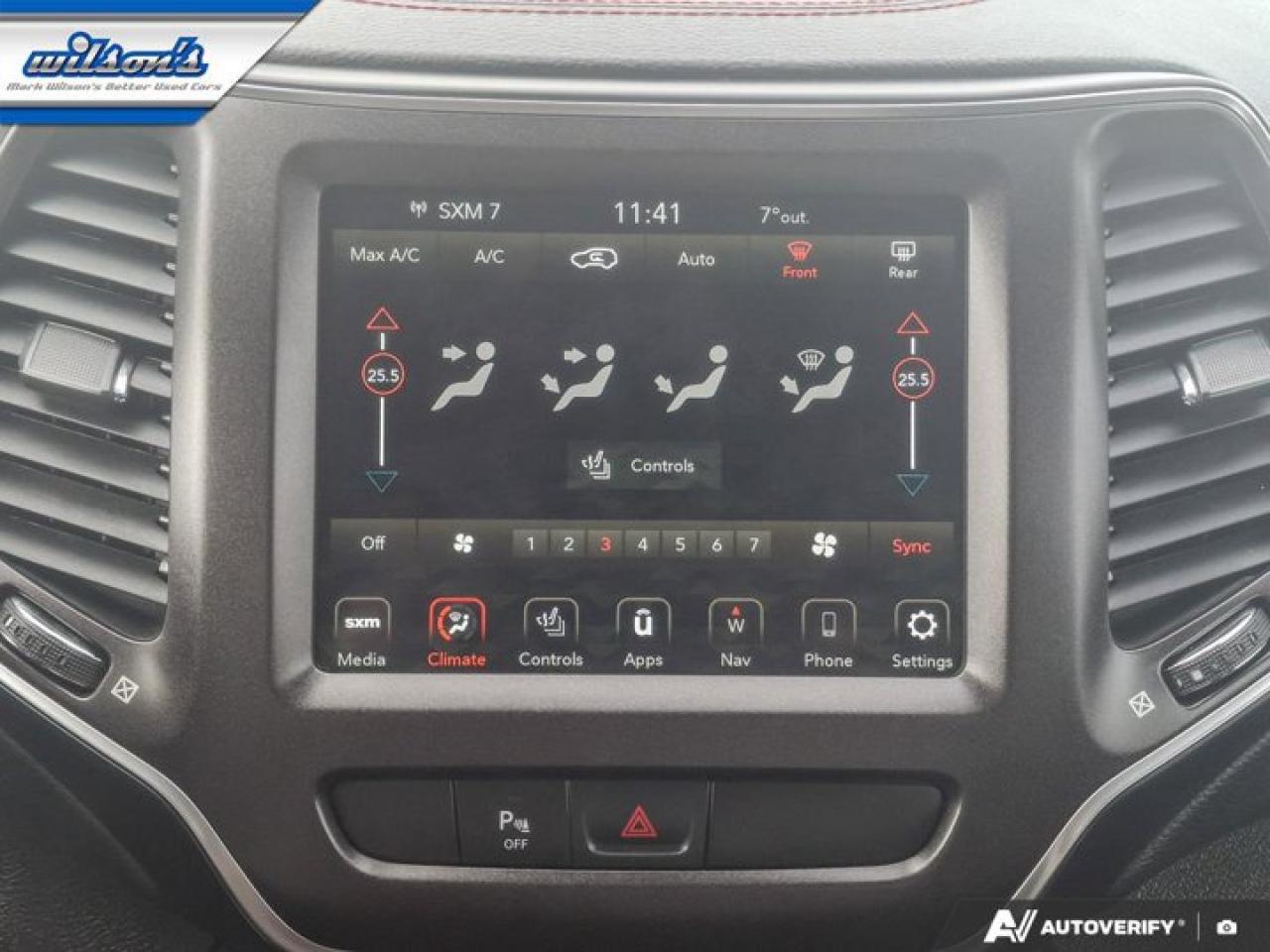 2020 Jeep Cherokee Trailhawk 4WD | Leather Trim | Nav | CarPlay & Android Auto | Htd Seats & Steering & More ! Photo