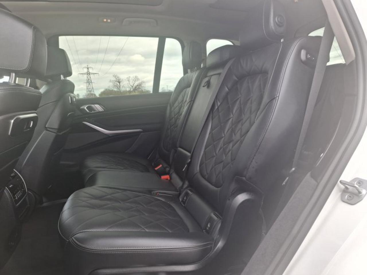 2023 BMW X7 xDrive40i | 3rd Row | Premium Enhanced Pkg | HUD | Nav | Pano Roof | 360 Camera | Leather and More ! Photo