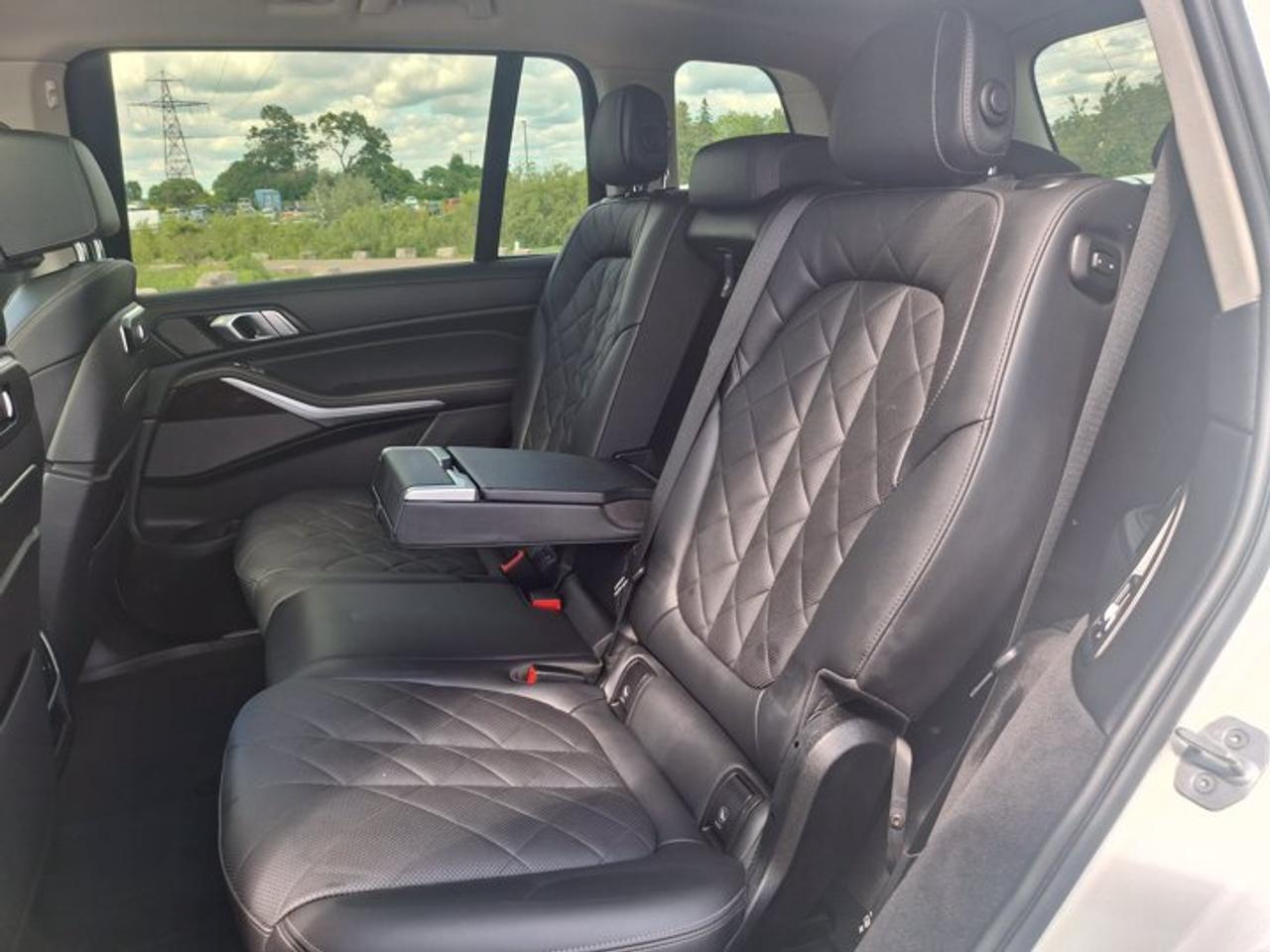 2023 BMW X7 xDrive40i | Premium Enhanced Pkg | HUD | Nav | Pano Roof | 3rd Row | 360 Camera | Leather and More ! Photo