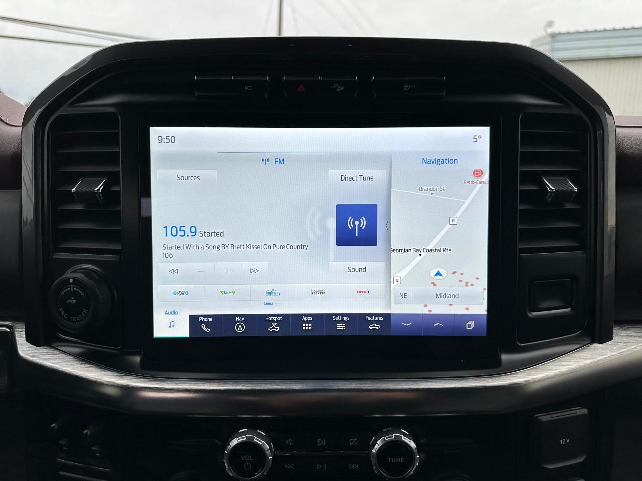 2021 Ford F-150 Lariat 4WD SuperCrew 5.5' Box Photo