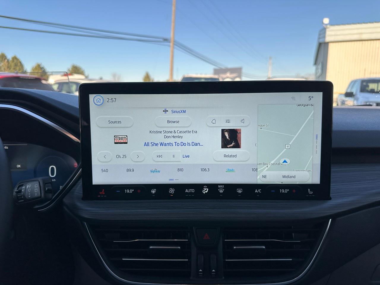 2026 Ford Escape Platinum AWD Photo