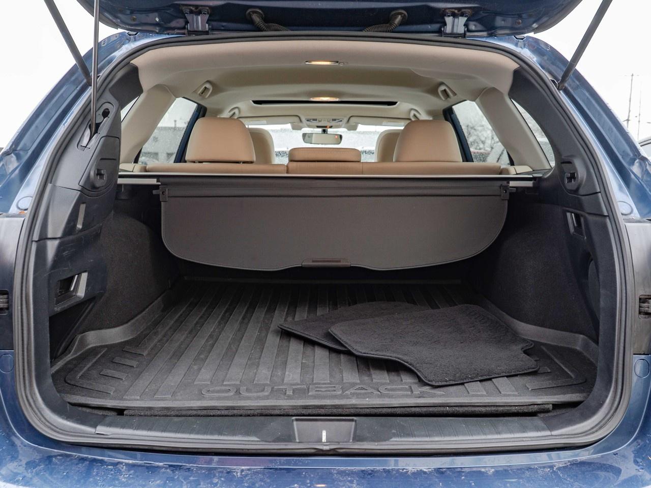 2019 Subaru Outback 3.6R Limited w/ Eyesight at Photo