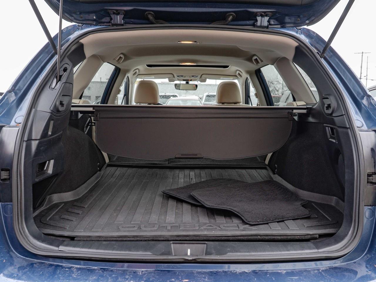 2019 Subaru Outback 3.6R Limited w/ Eyesight at Photo