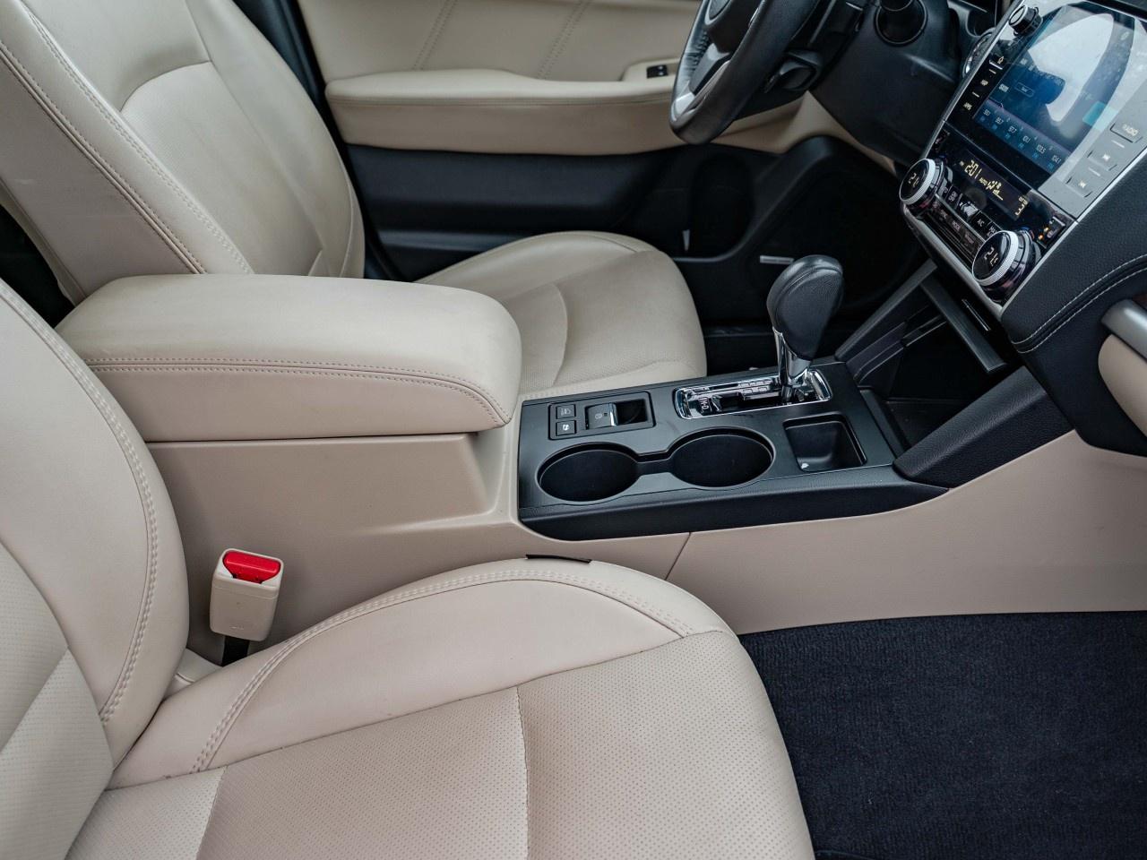 2019 Subaru Outback 3.6R Limited w/ Eyesight at Photo