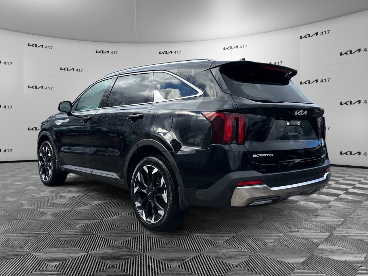 2024 Kia Sorento EX AWD Photo2