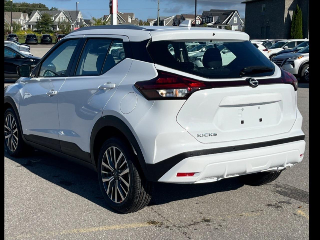 2025 Nissan Kicks Play SV FWD Photo