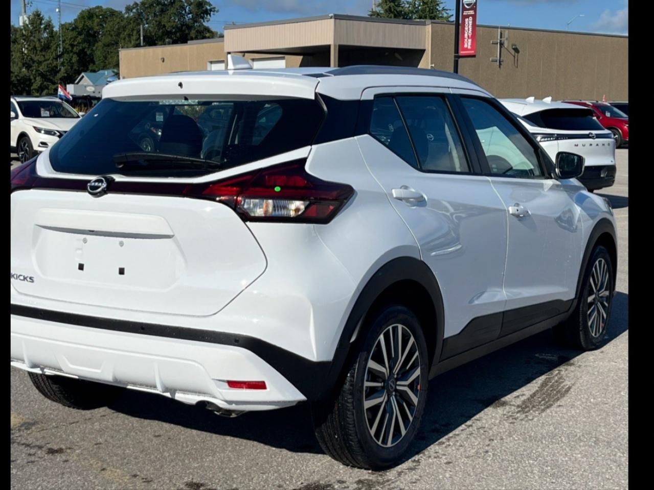 2025 Nissan Kicks Play SV FWD Photo