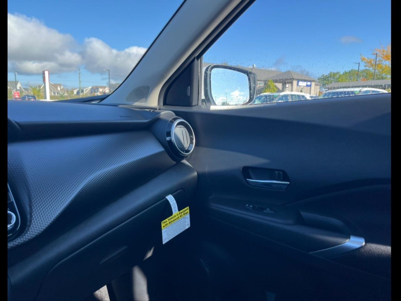 2025 Nissan Kicks Play SV FWD Photo