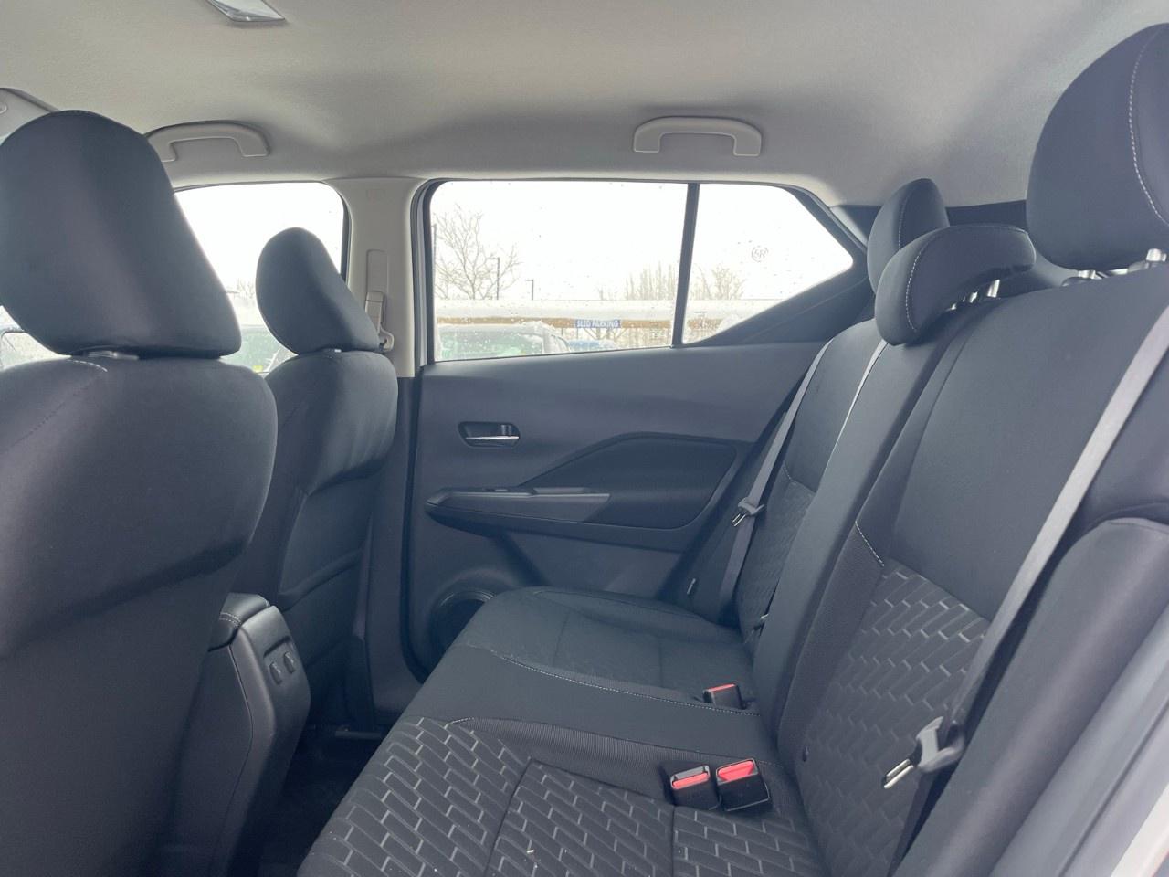 2025 Nissan Kicks Play SV FWD Photo