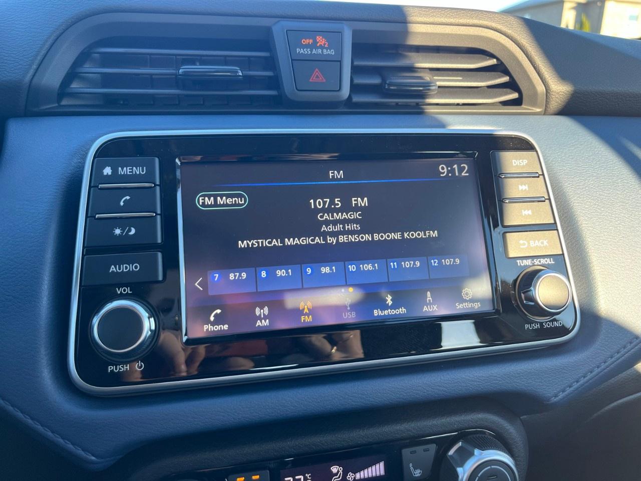 2025 Nissan Versa SV CVT Photo