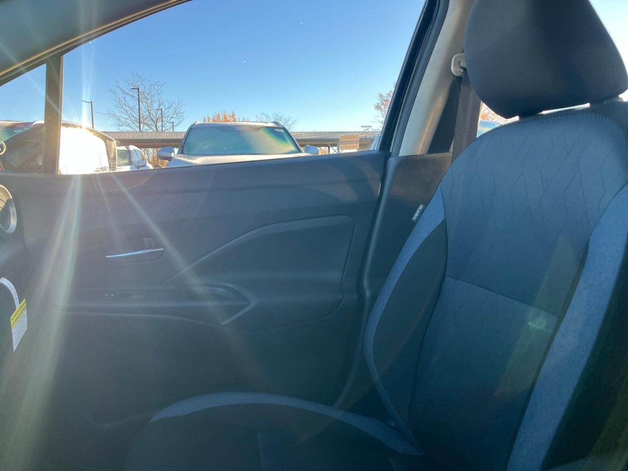 2025 Nissan Versa SV CVT Photo