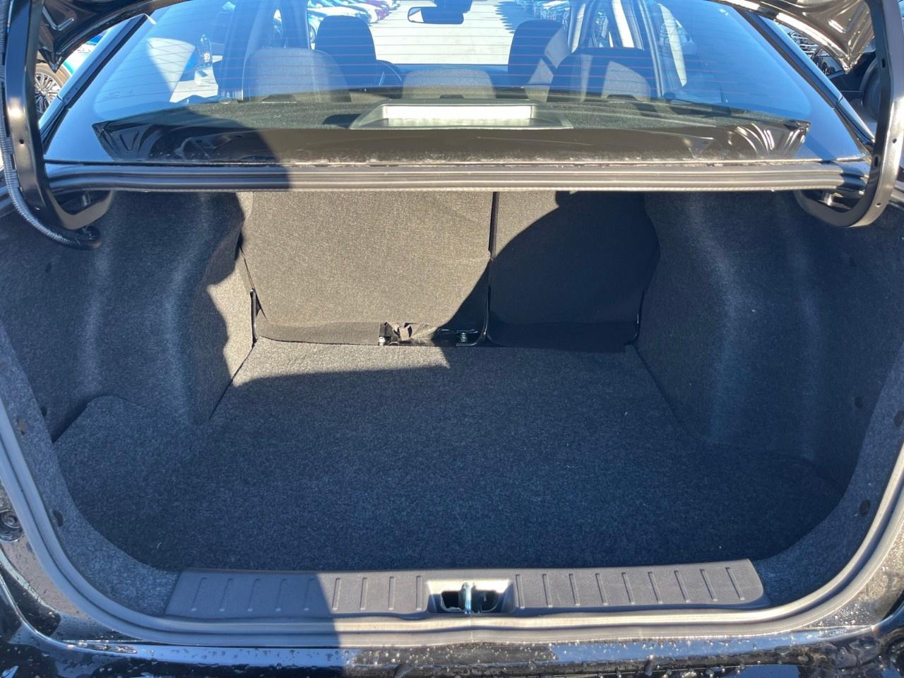 2025 Nissan Versa SV CVT Photo