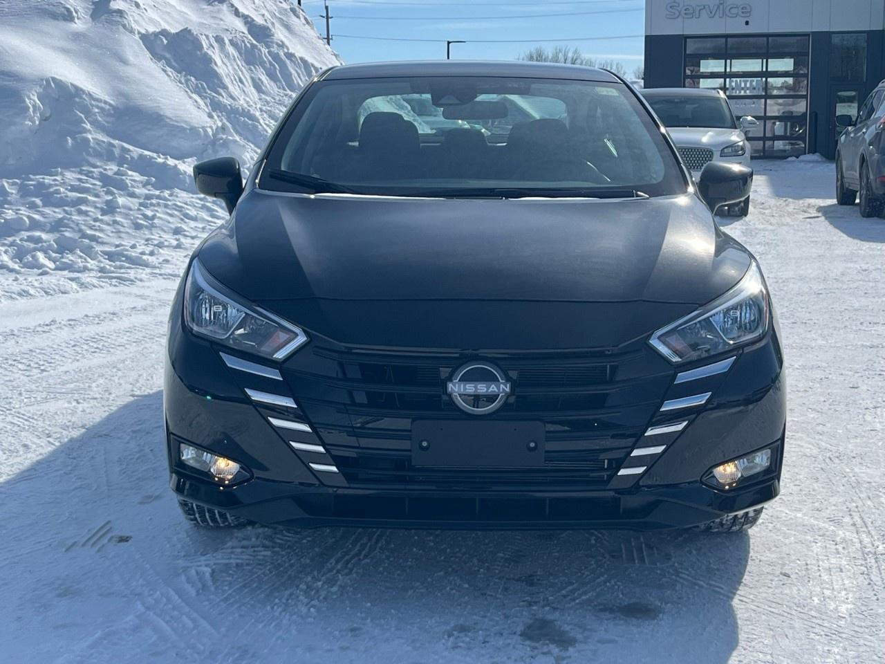 2025 Nissan Versa SV CVT Photo