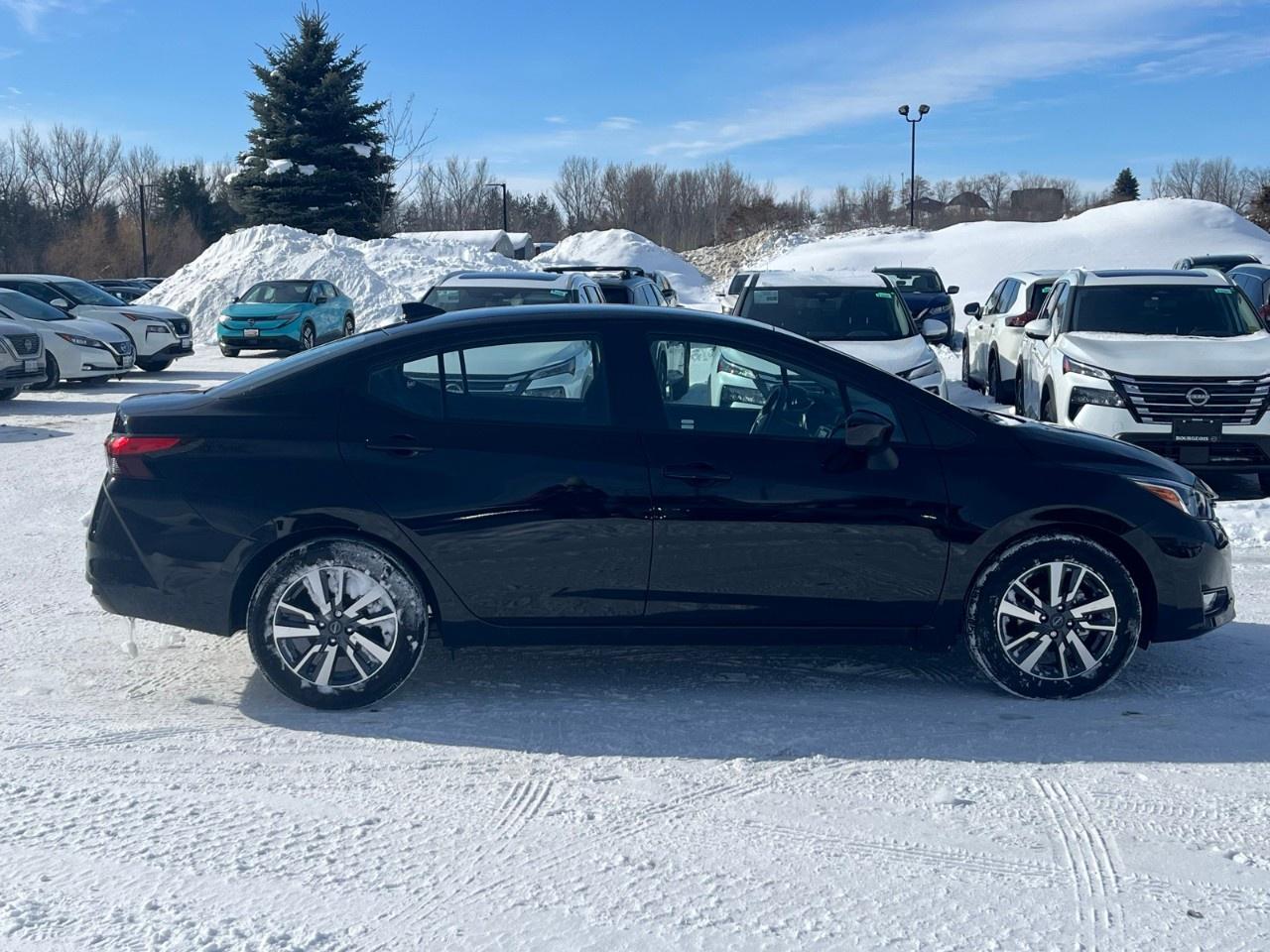2025 Nissan Versa SV CVT Photo