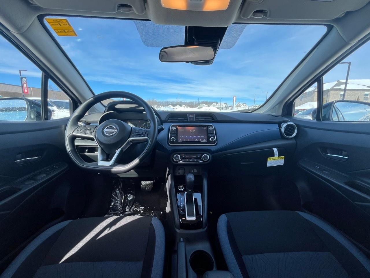2025 Nissan Versa SV CVT Photo
