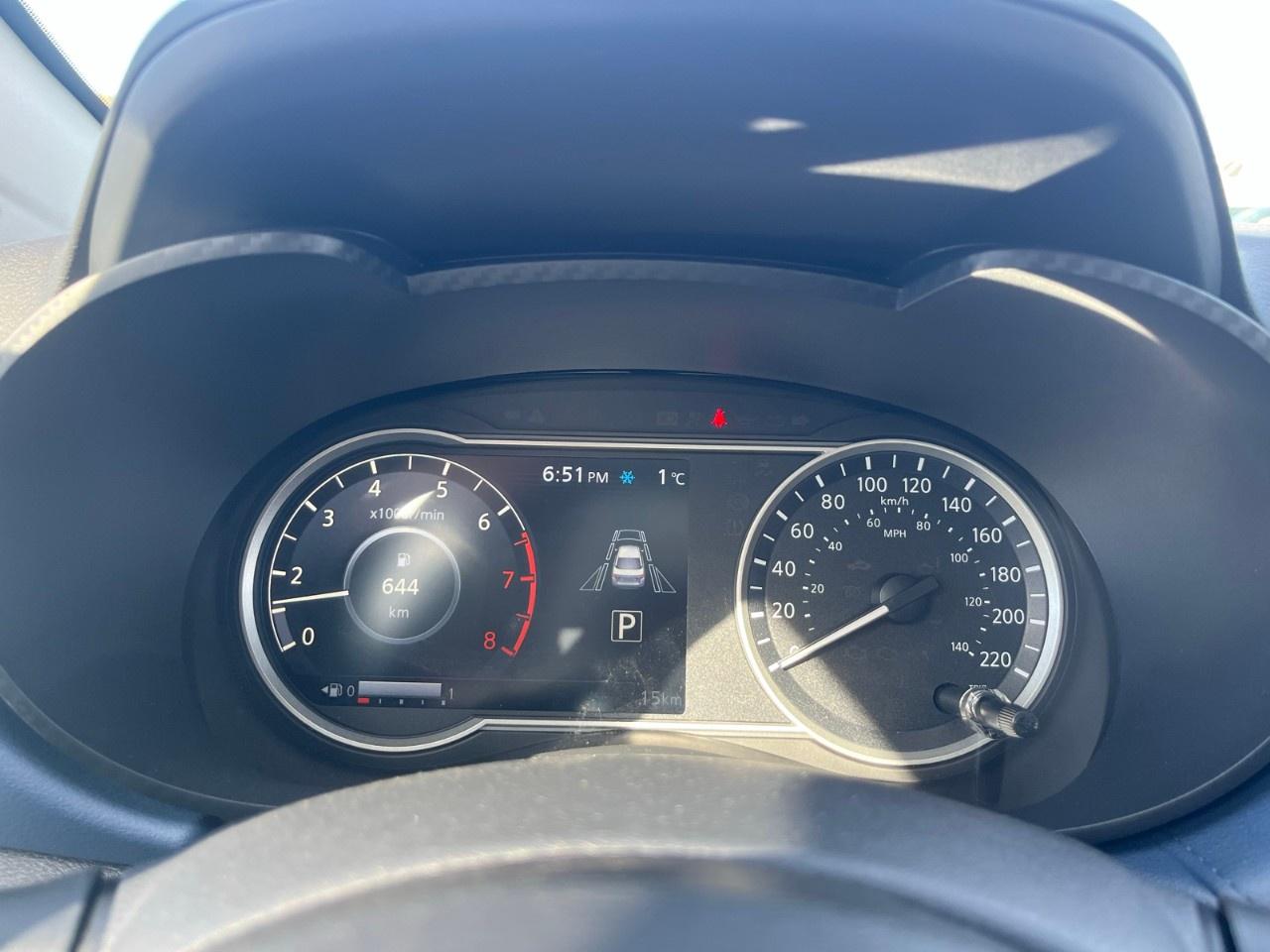 2025 Nissan Versa SV CVT Photo