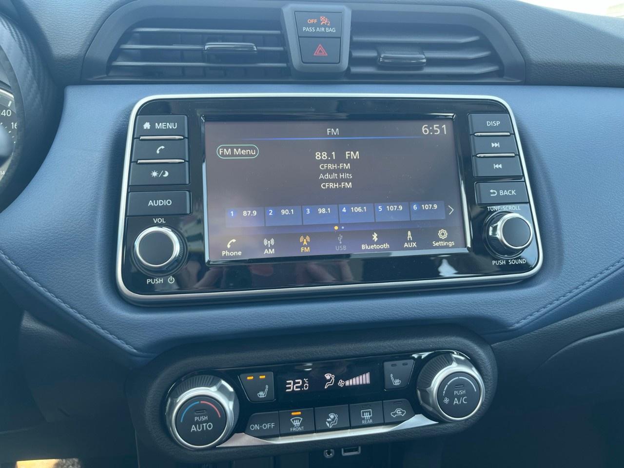 2025 Nissan Versa SV CVT Photo