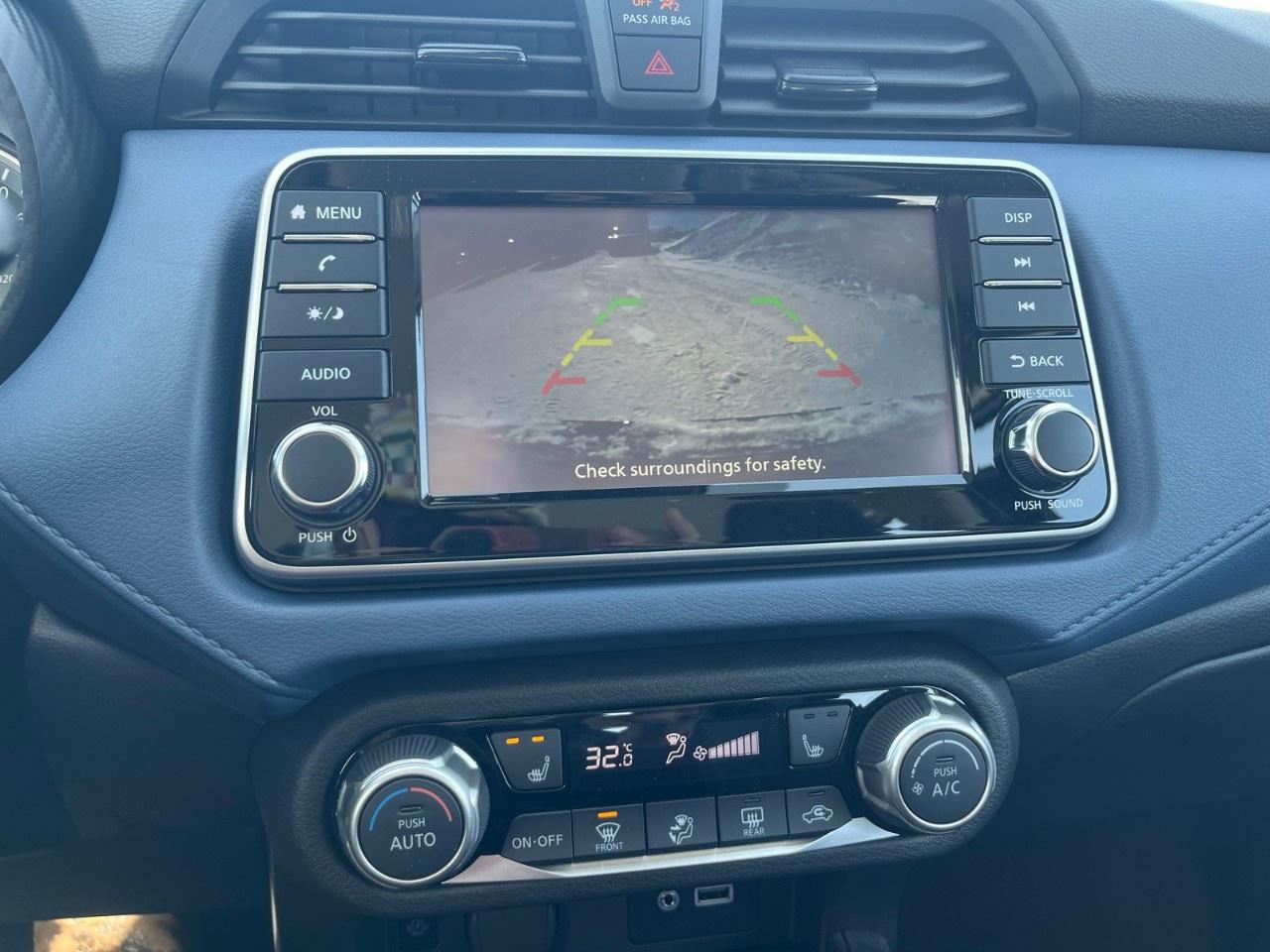 2025 Nissan Versa SV CVT Photo