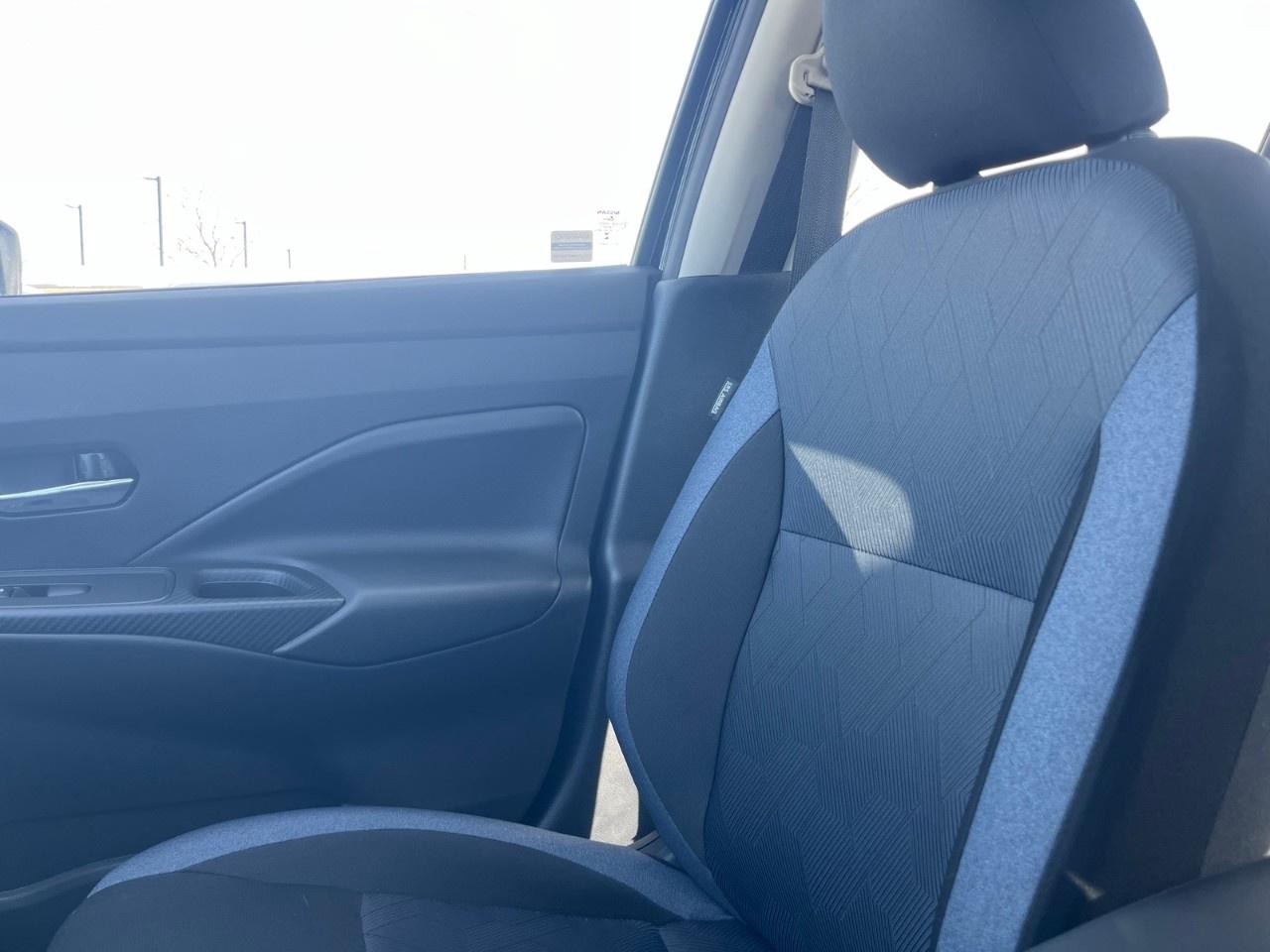 2025 Nissan Versa SV CVT Photo