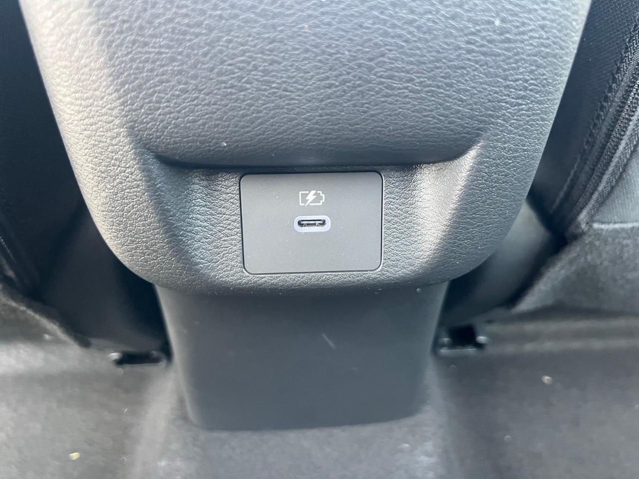 2025 Nissan Versa SV CVT Photo