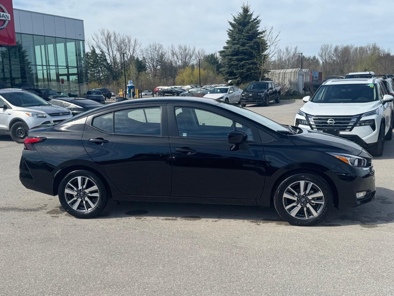 2025 Nissan Versa SV CVT Photo