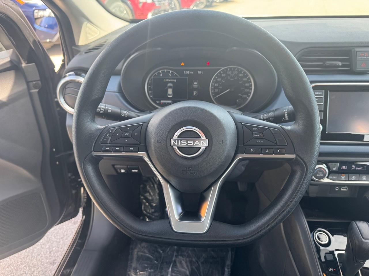 2025 Nissan Versa SV CVT Photo