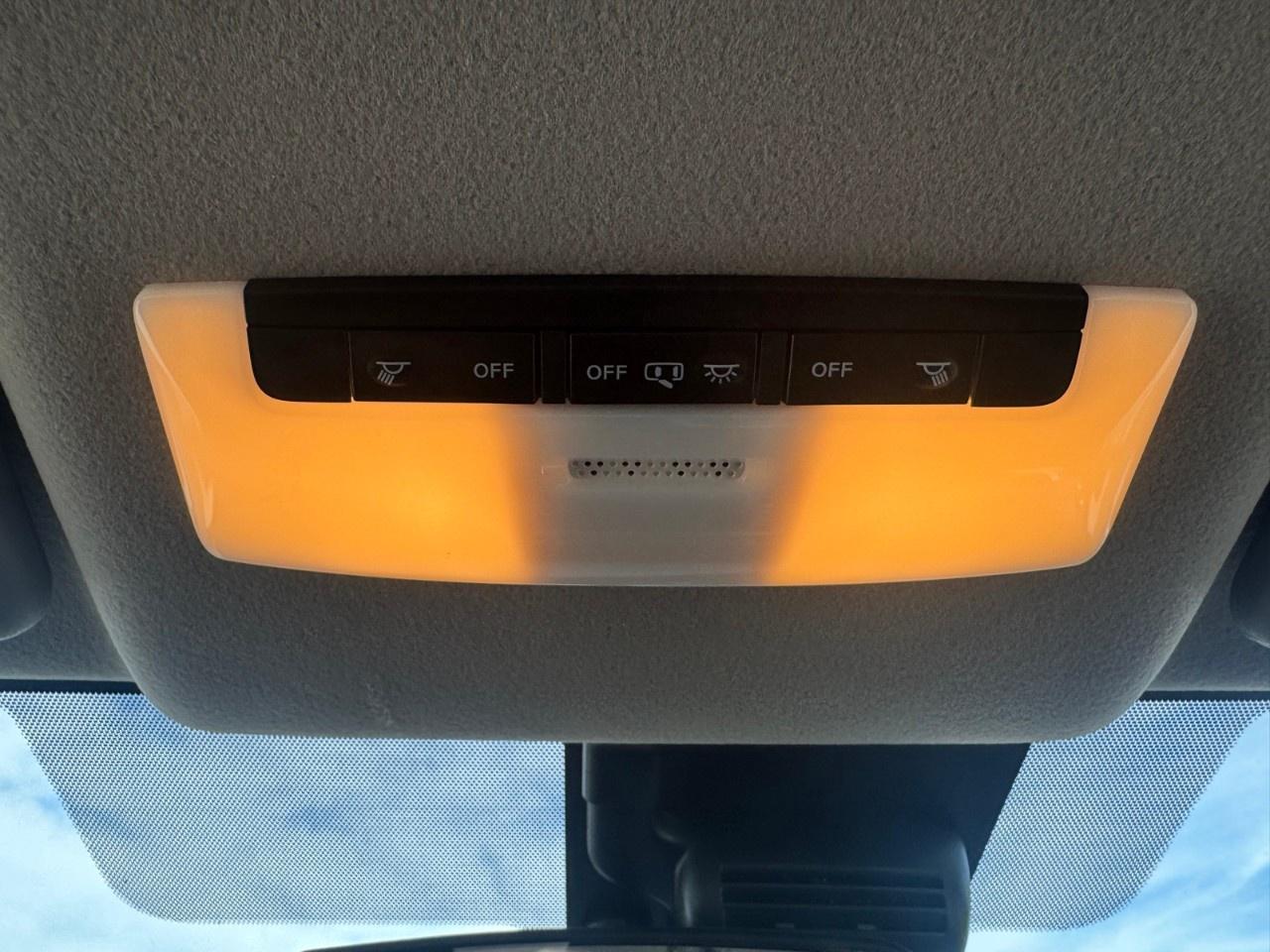 2025 Nissan Versa SV CVT Photo
