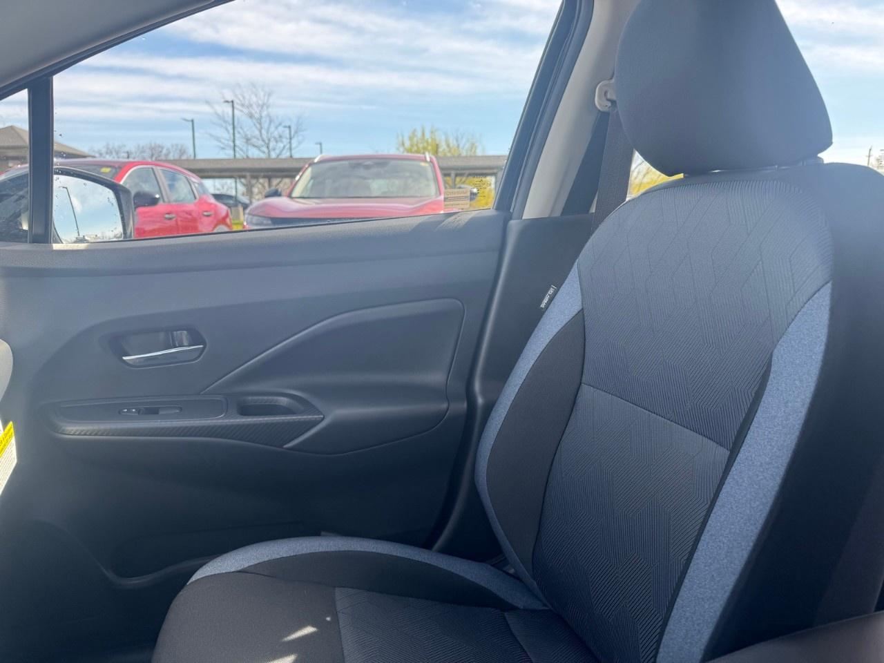 2025 Nissan Versa SV CVT Photo
