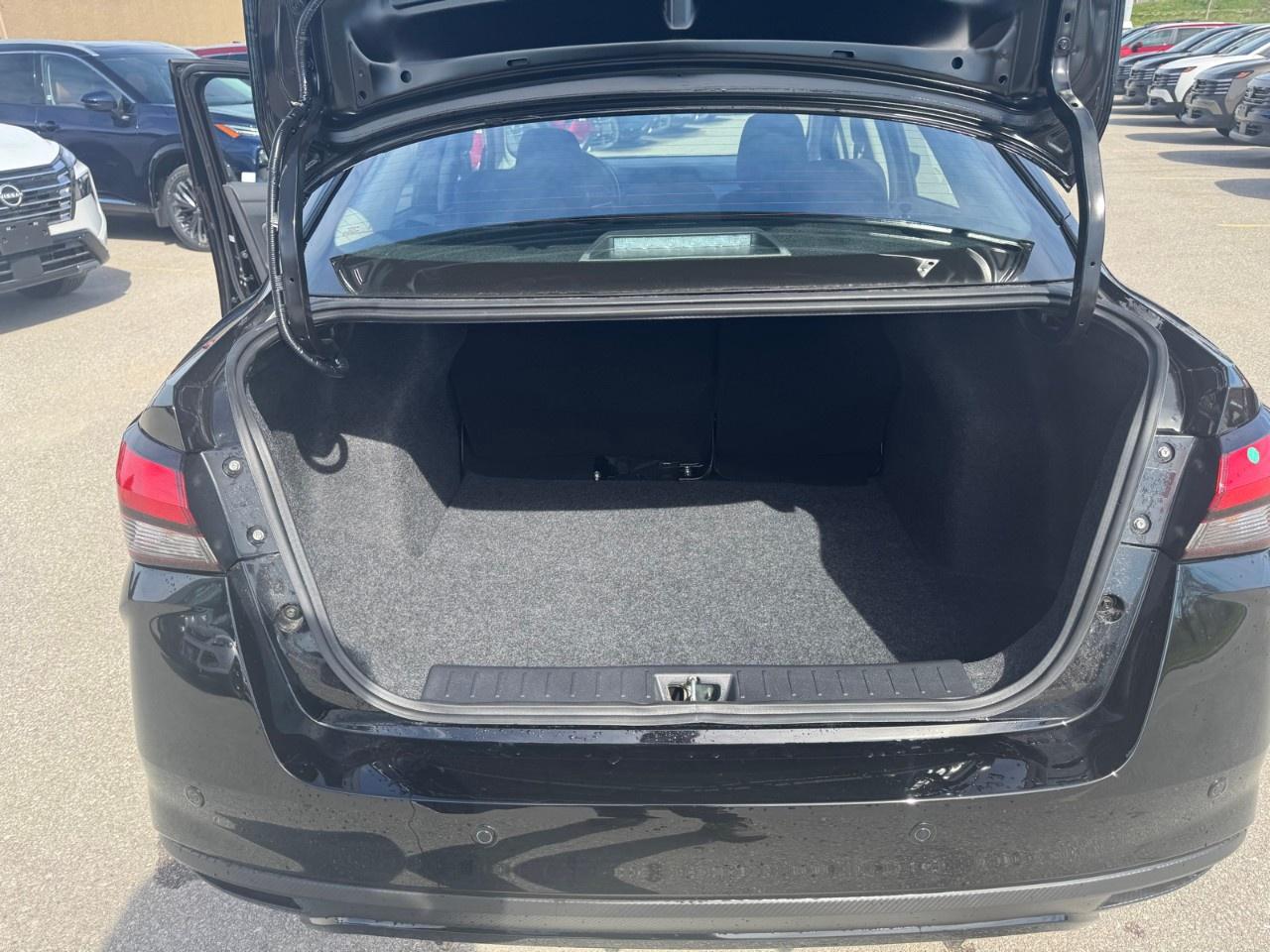 2025 Nissan Versa SV CVT Photo