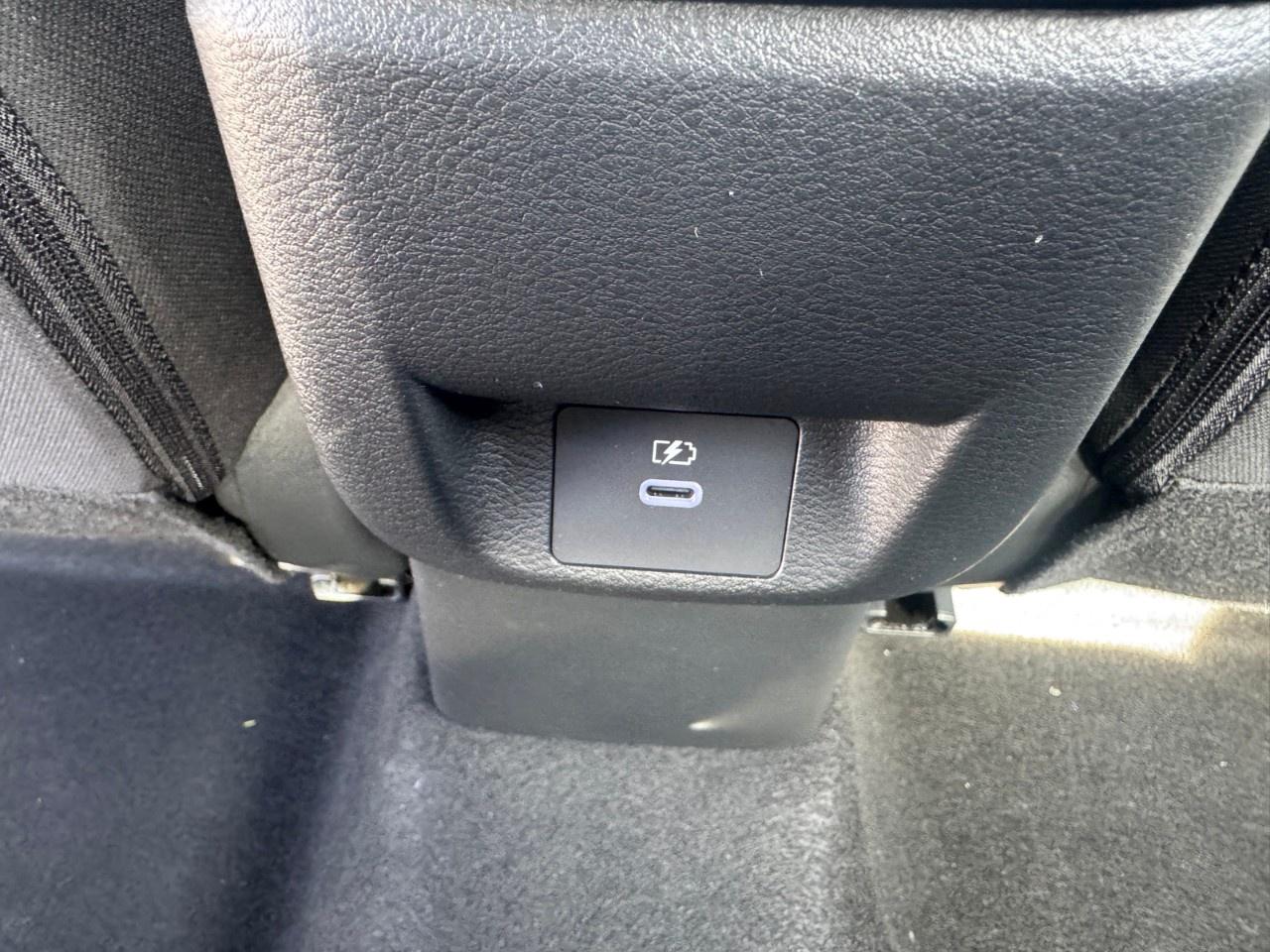 2025 Nissan Versa SV CVT Photo