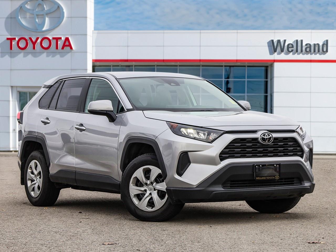 2023 Toyota RAV4 LE Photo0