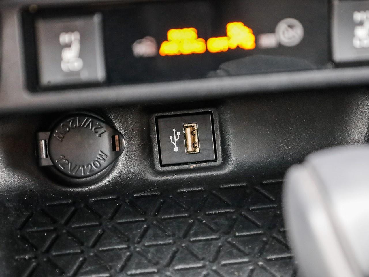 2023 Toyota RAV4 LE Photo