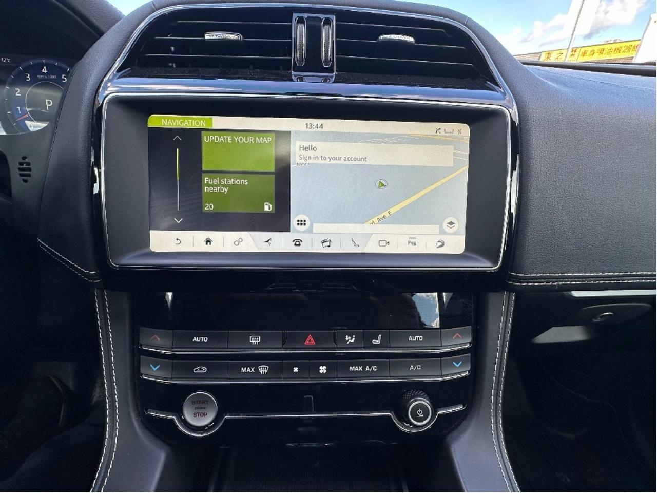 2020 Jaguar F-PACE SVR Photo