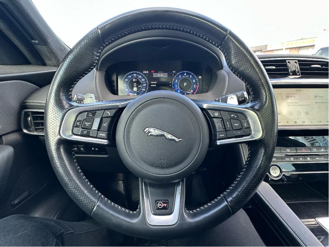 2020 Jaguar F-PACE SVR Photo