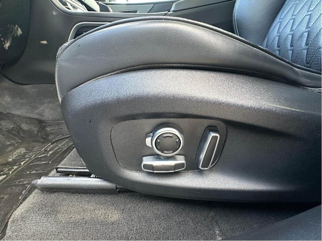 2020 Jaguar F-PACE SVR Photo