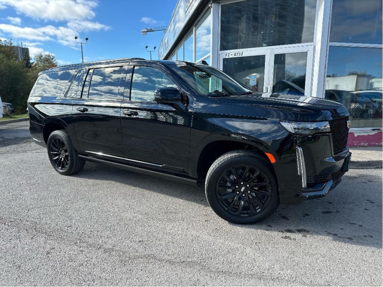 2023 Cadillac Escalade ESV Sport Photo0