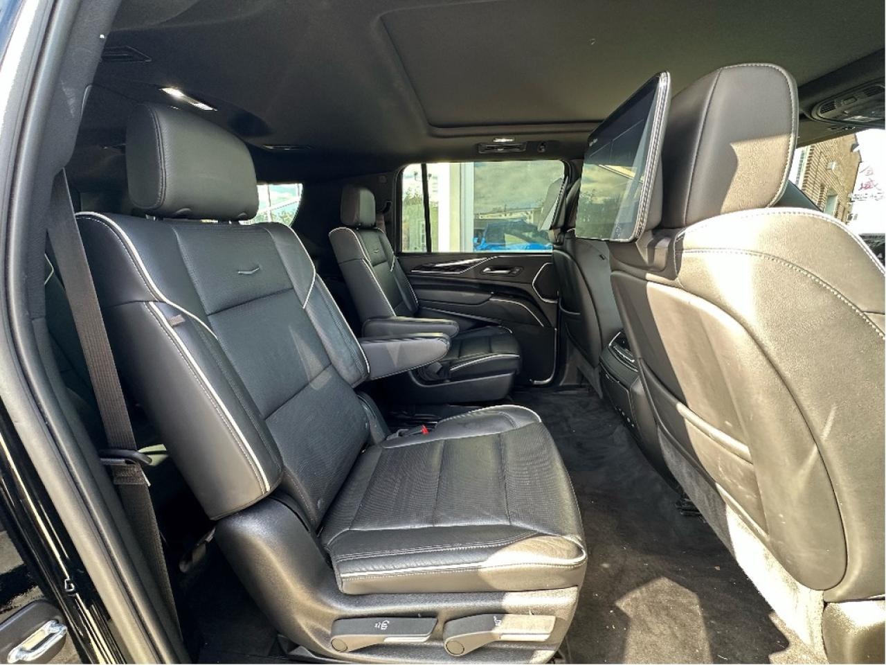 2023 Cadillac Escalade ESV Sport Photo