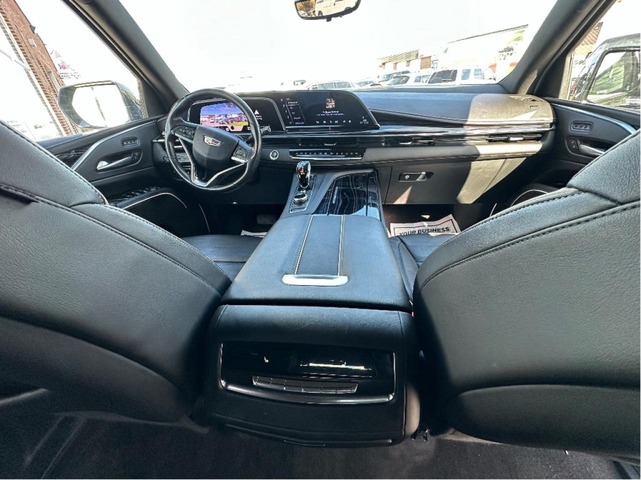 2023 Cadillac Escalade ESV Sport Photo