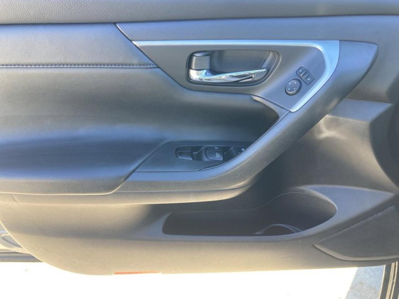 2018 Nissan Altima SL |Remote Start | Leather Seats | Navigation Photo3