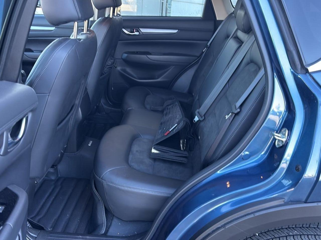 2023 Mazda CX-5 GS, LEATHER, AWD, 1 OWNER, LOCAL TRADE! Photo