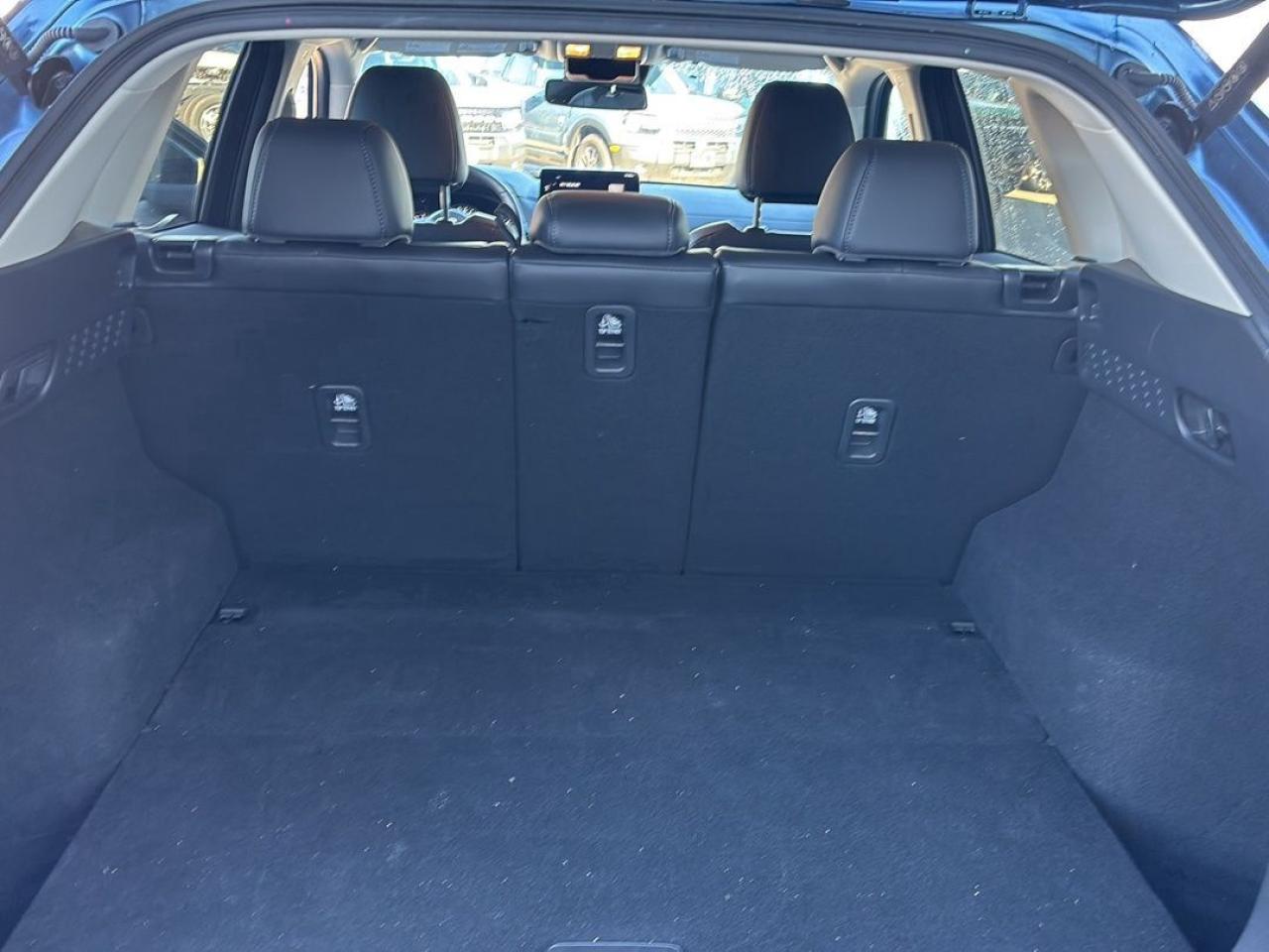 2023 Mazda CX-5 GS, LEATHER, AWD, 1 OWNER, LOCAL TRADE! Photo